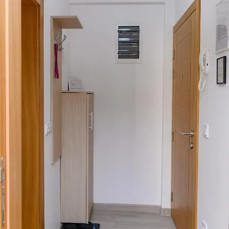 Saga Premium Garaza Parking Vauceri Ne Apartment *